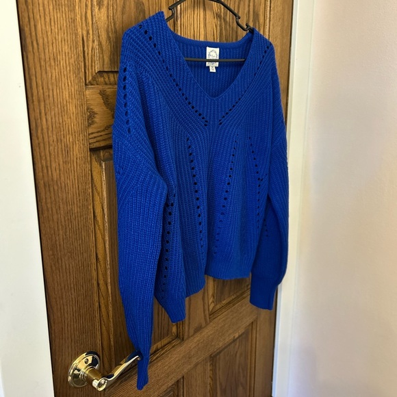Blue Rain Francesca’s Royal Blue V-Neck Knitted Sweater Women’s Medium NWOT - Picture 3 of 7
